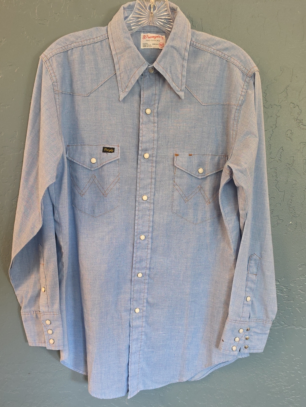 VTG Wrangler Pearl Snap Chambray Light Blue Western Button-Down Shirt 15.5 34